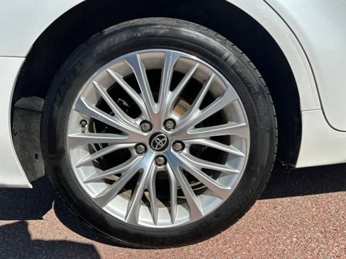 Used 2020 Toyota Camry XLE image 29