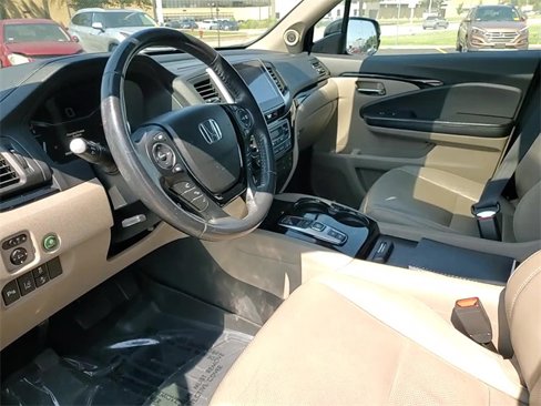 Used 2017 Honda Pilot Elite image 9