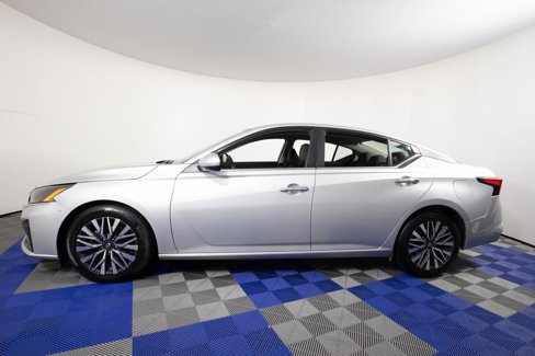 Used 2023 Nissan Altima 2.5 SV image 8