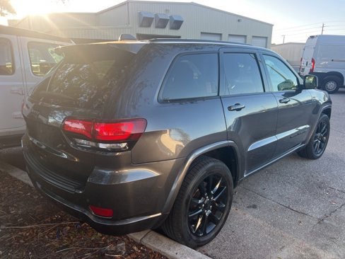 Used 2020 Jeep Grand Cherokee Altitude image 4