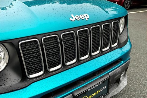 Used 2021 Jeep Renegade Latitude w/ Sun & Sound Group image 30