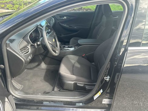 Used 2022 Chevrolet Malibu LS image 2
