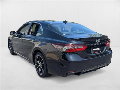 Used 2022 Toyota Camry SE image 8