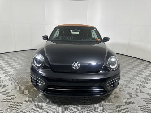 Used 2019 Volkswagen Beetle 2.0T image 2