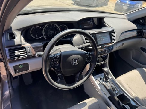 Used 2017 Honda Accord EX-L image 16