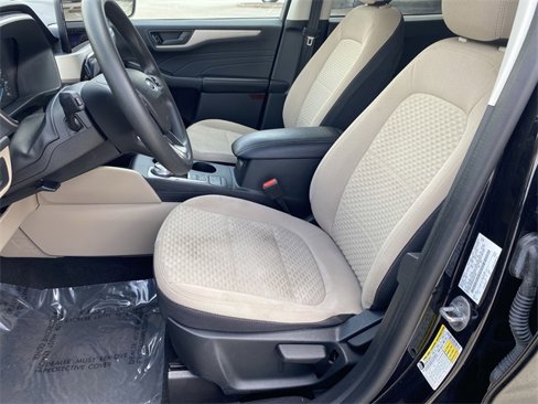 Used 2022 Ford Escape SE w/ SE Sport Appearance Package image 10