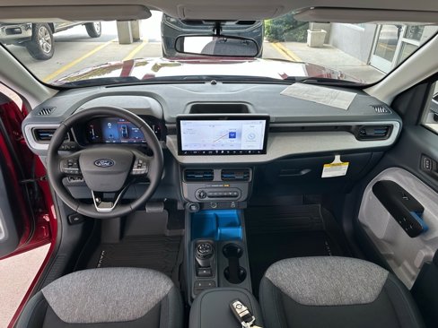 New 2025 Ford Maverick XLT image 31