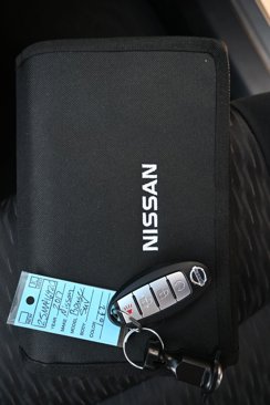 Used 2017 Nissan Rogue SV image 30