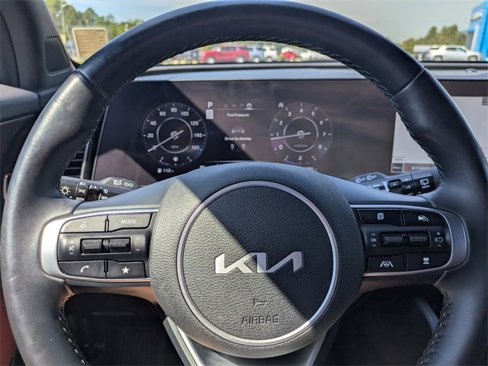 Used 2023 Kia Sportage SX image 32