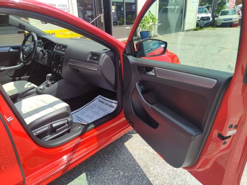 Used 2016 Volkswagen Jetta Sport w/ Lighting Package image 19