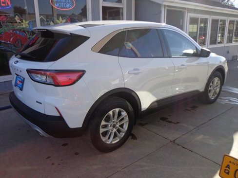 Used 2022 Ford Escape SE image 5