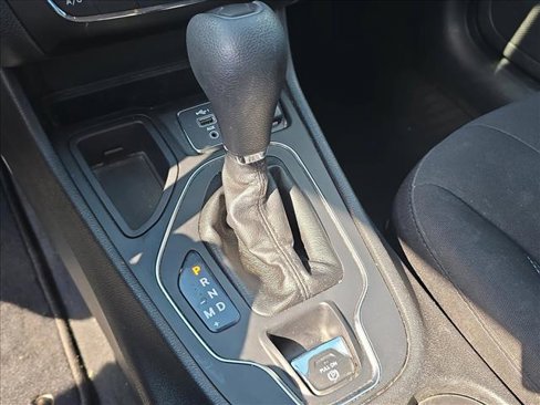 Used 2020 Jeep Cherokee Latitude image 14