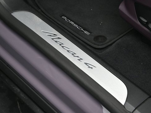 Certified 2024 Porsche Macan 4 Electric image 14