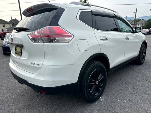 Used 2015 Nissan Rogue SV w/ SV Moonroof Package image 3
