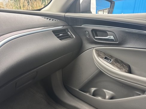 Used 2015 Chevrolet Impala LT image 30