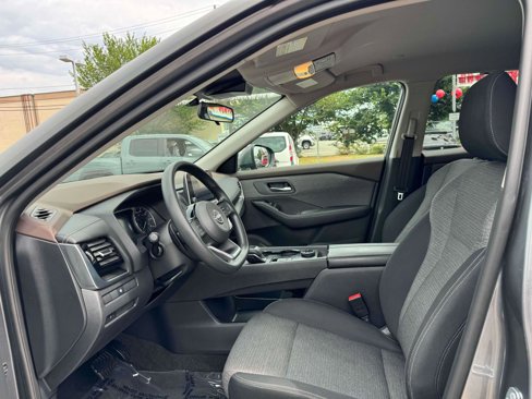 Used 2022 Nissan Rogue SV image 28