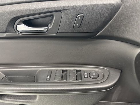 Used 2017 Chevrolet Traverse LT w/ Style and Technology Package image 17