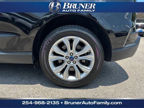 Used 2022 Ford Edge Titanium image 10