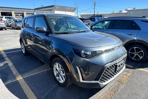 Certified 2023 Kia Soul LX w/ Option Group 015 image 2