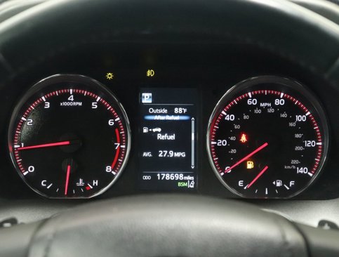 Used 2017 Toyota RAV4 SE image 18