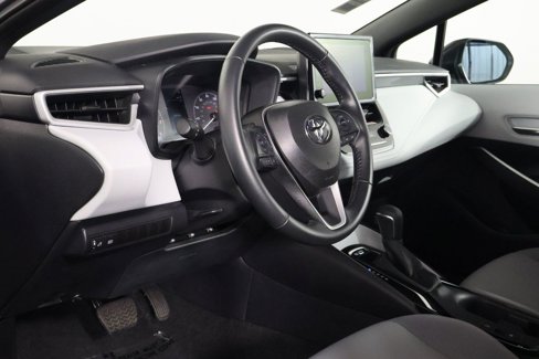Used 2025 Toyota Corolla SE image 7