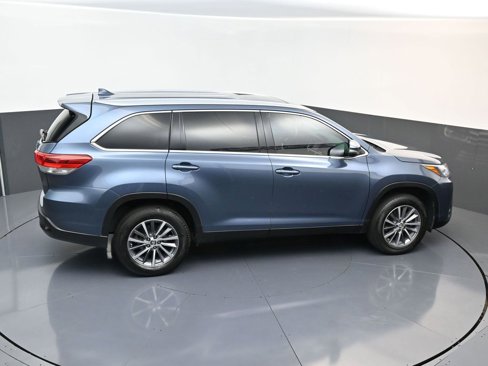Used 2019 Toyota Highlander SE image 15