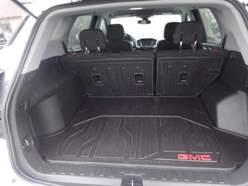 Used 2020 GMC Terrain SLE w/ LPO, Floor Liner Package image 8