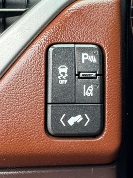Used 2015 Chevrolet Tahoe LTZ image 25