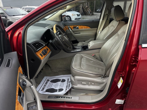 Used 2012 Lincoln MKX AWD image 12