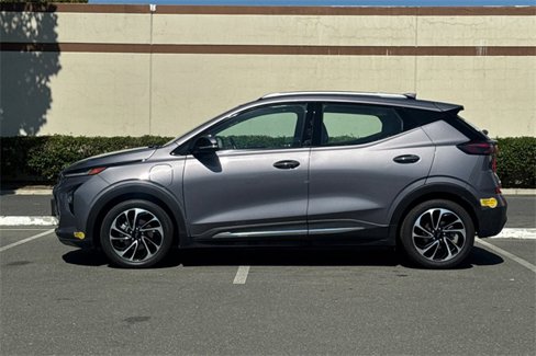 Used 2022 Chevrolet Bolt EUV Premier w/ Sun & Sound Package image 7