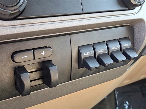 Used 2016 Ford F250 XLT w/ XLT Premium Package image 23