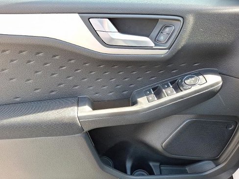Certified 2020 Ford Escape SE image 12
