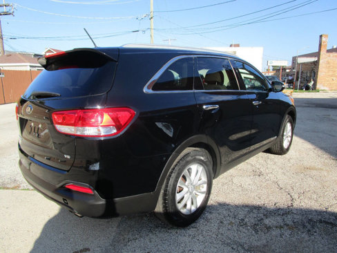 Used 2017 Kia Sorento AWD image 3