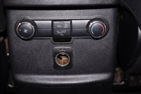 Used 2017 Ford Explorer XLT image 16
