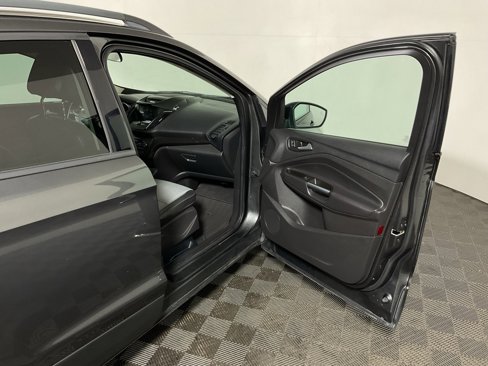 Used 2017 Ford Escape SE w/ Equipment Group 201A image 33