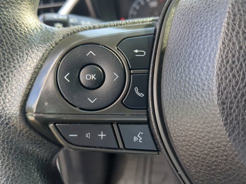 Used 2021 Toyota Corolla LE image 54