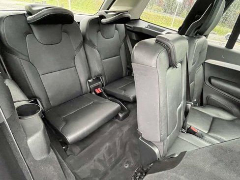 Used 2018 Volvo XC90 T6 Momentum w/ Convenience Package image 31