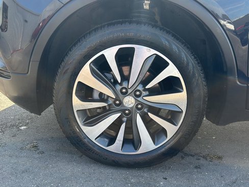 Used 2022 Buick Encore Preferred w/ Safety Package II image 9