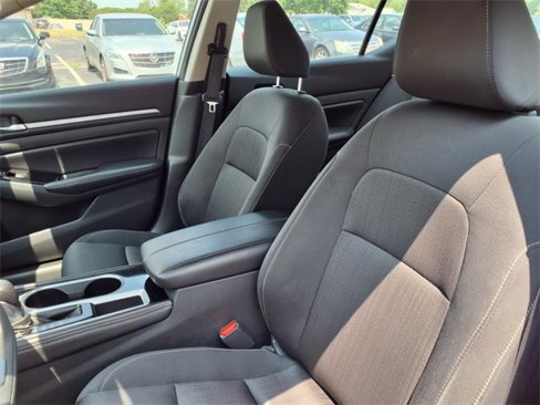Used 2023 Nissan Altima 2.5 SV image 14