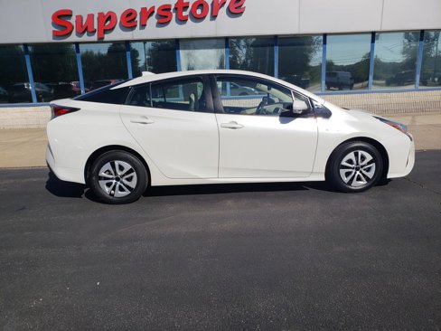 Used 2017 Toyota Prius image 10