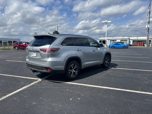 Used 2016 Toyota Highlander XLE image 16