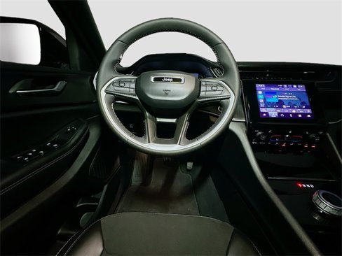 Used 2023 Jeep Grand Cherokee Altitude image 24
