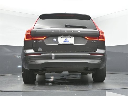 Used 2022 Volvo XC60 B5 Momentum w/ Climate Package image 15