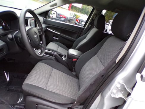 Used 2010 Jeep Grand Cherokee Laredo image 15