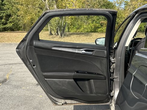 Used 2013 Ford Fusion SE image 25