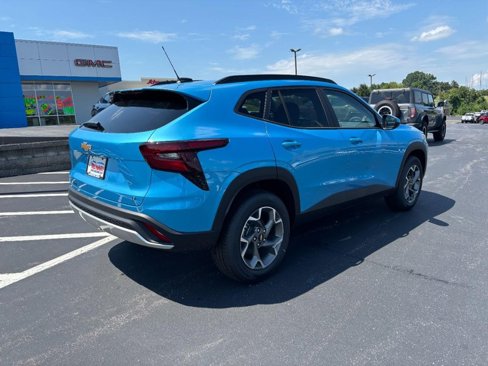 New 2025 Chevrolet Trax LT w/ Driver Confidence Package image 3