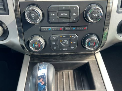Used 2016 Ford Expedition Limited image 30