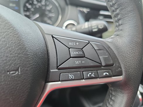 Used 2017 Nissan Rogue SL w/ SL Premium Package image 18