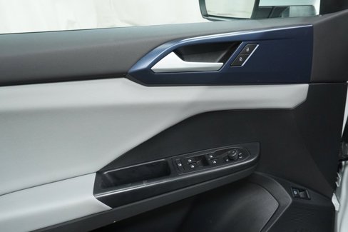 Certified 2022 Volkswagen Taos SE image 17