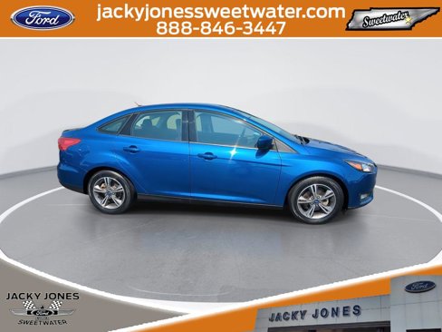 Certified 2018 Ford Focus SE w/ SE Appearance Package image 9